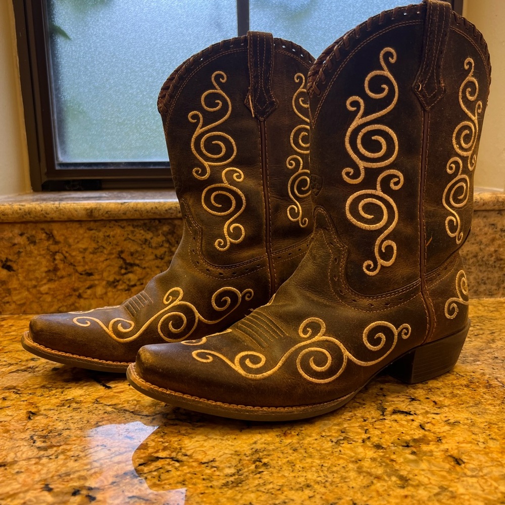 Embroidered Cowgirl Boots, brown leather with stitching